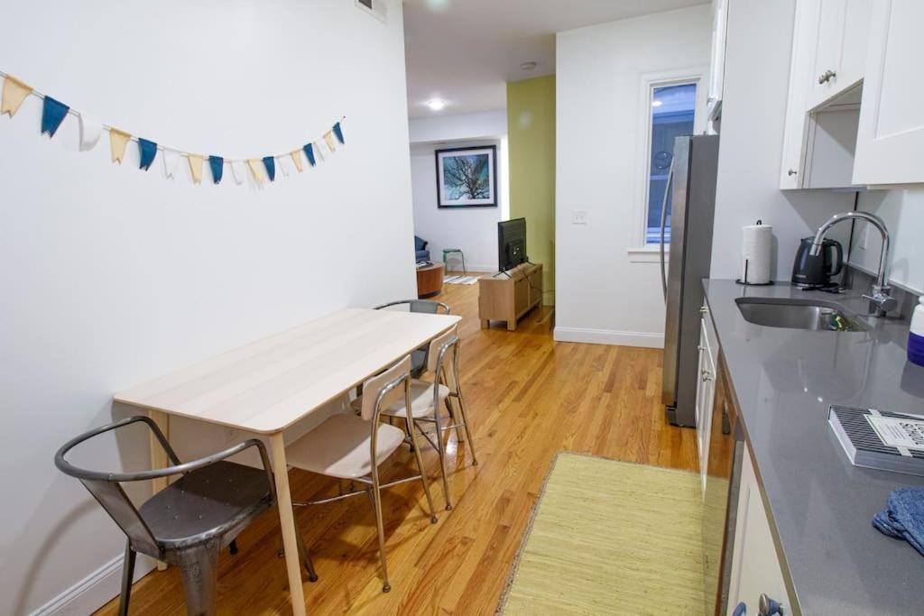 4Br 1,5Bh Sunny Apt In Roxbury Apartment Бостън Стая снимка